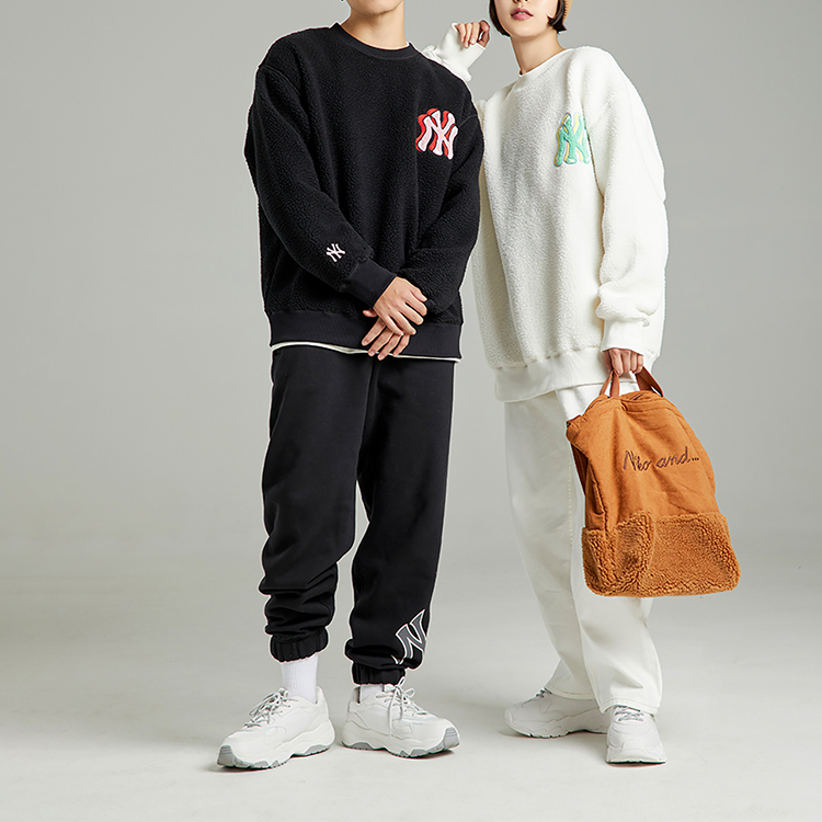 MLB Yankees LIKE Series Fleece Crewneck Sweatshirt Unisex Cream Color 3AMTL0326-50CRS 圖 4