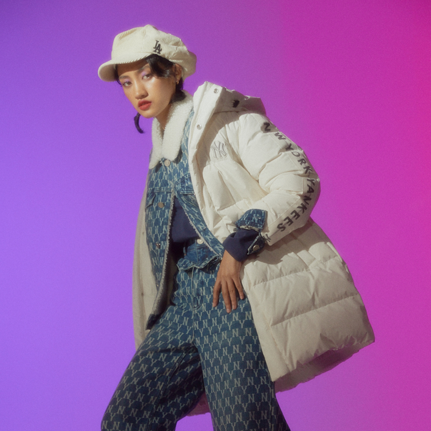 MLB Yankees Logo Embroidered Long Down Jacket White Unisex Winter Collection 31DJZ9061-50W 圖 5