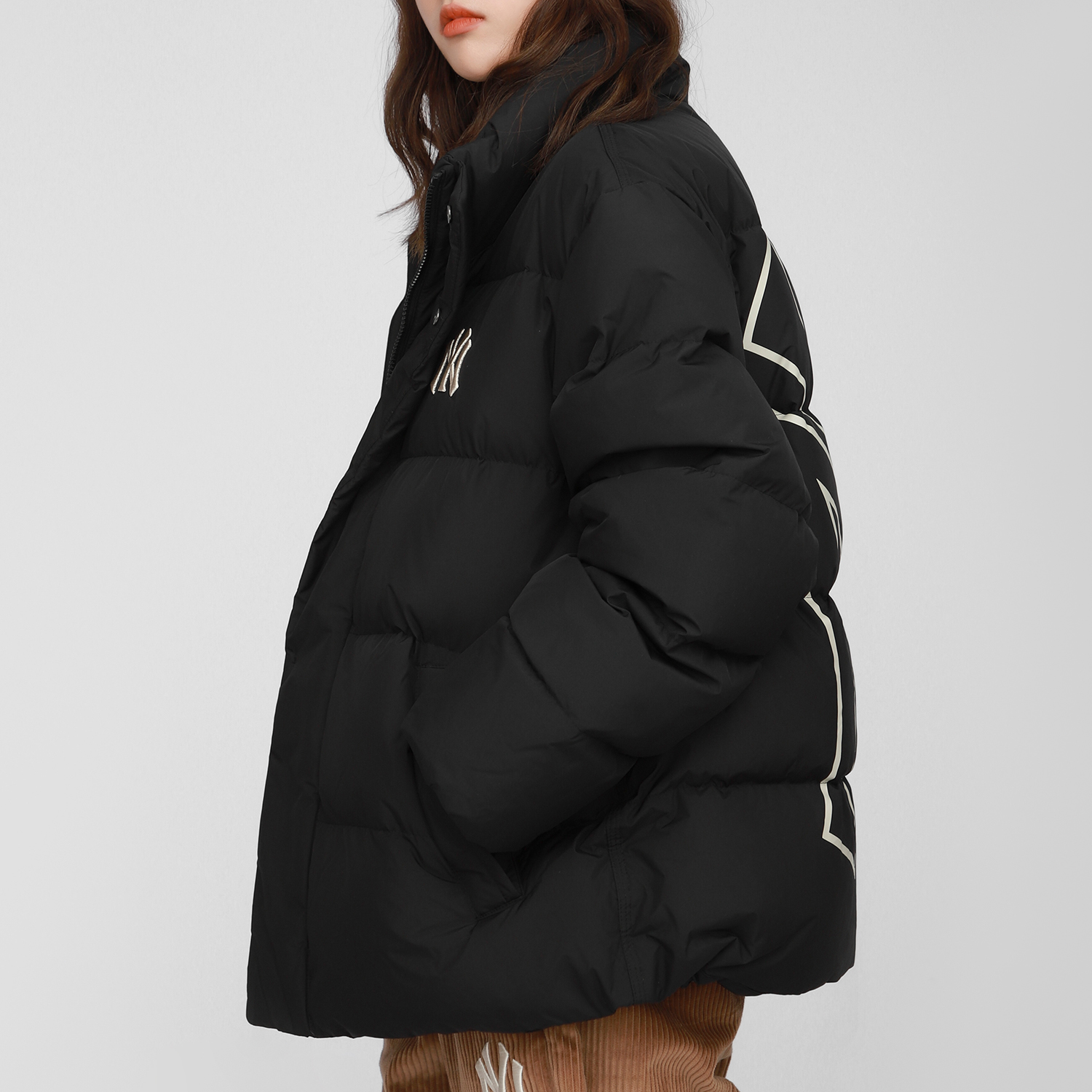 Cheap MLB 洋基隊標誌印花黑色短版寬鬆版羽絨外套 男女長袖款 3ADJB0116-50BKS