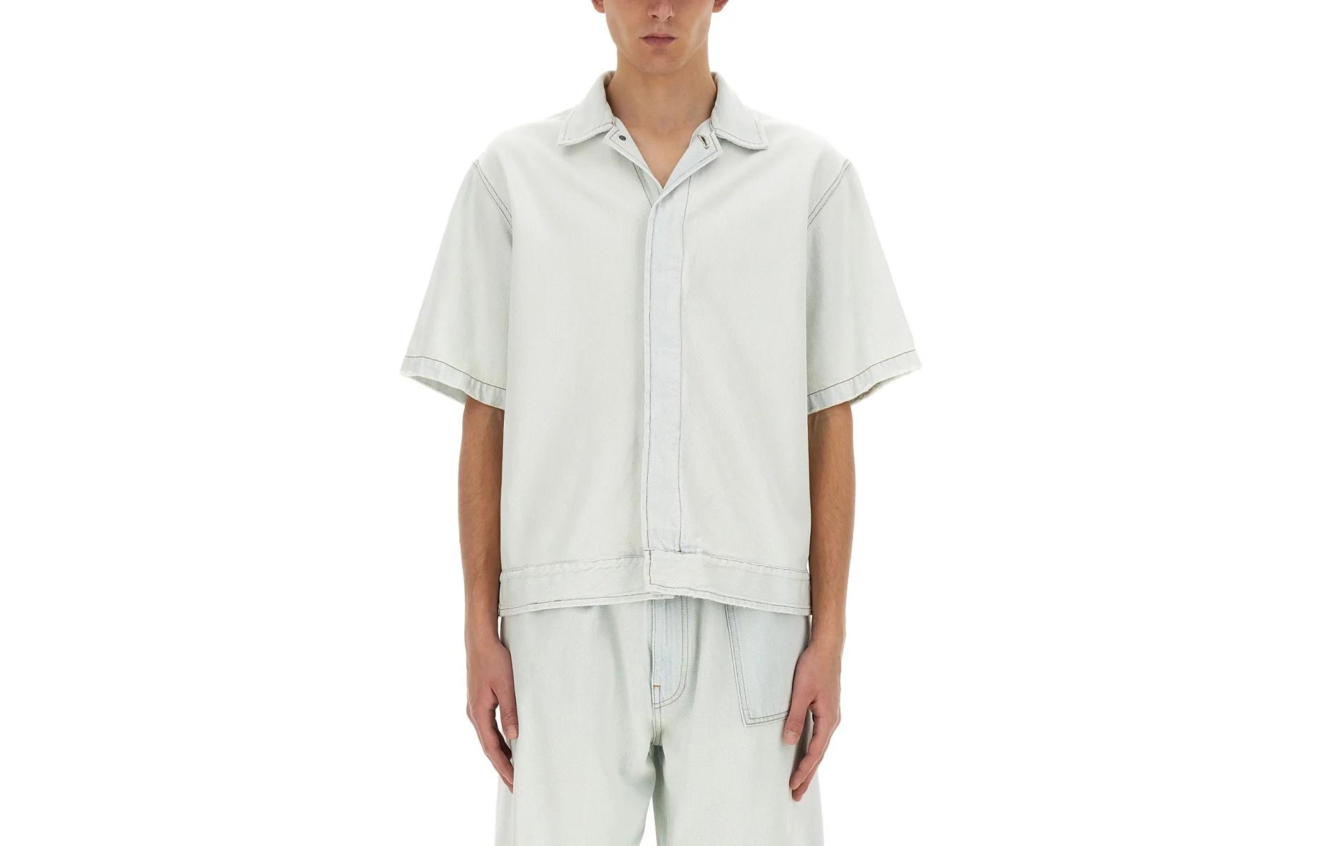 Order Camisa de mezclilla gris de manga corta MM6 Maison Margiela. SH0DR0003S30460-992