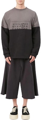 MM6 메종 마르지엘라 FW24 옵시디언 블랙 오버사이즈 레터 프린트 스웻셔츠 SH0GU0013S25624-BLACK Lookbook MM6 메종 마르지엘라 FW24 옵시디언 블랙 오버사이즈 레터 프린트 스웻셔츠 SH0GU0013S25624-BLACK