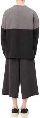 MM6 메종 마르지엘라 FW24 옵시디언 블랙 오버사이즈 레터 프린트 스웻셔츠 SH0GU0013S25624-BLACK Shop MM6 메종 마르지엘라 FW24 옵시디언 블랙 오버사이즈 레터 프린트 스웻셔츠 SH0GU0013S25624-BLACK