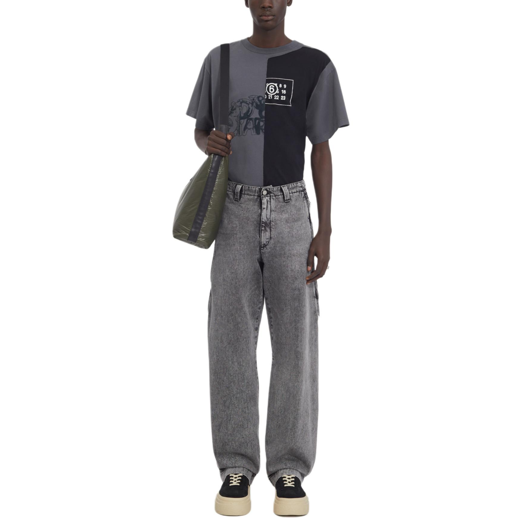 Lookbook MM6 메종 마르지엘라 FW24 화이트 스티치 스트레이트 루즈 블랙 진 남성용. SH0KA0031M35149-900