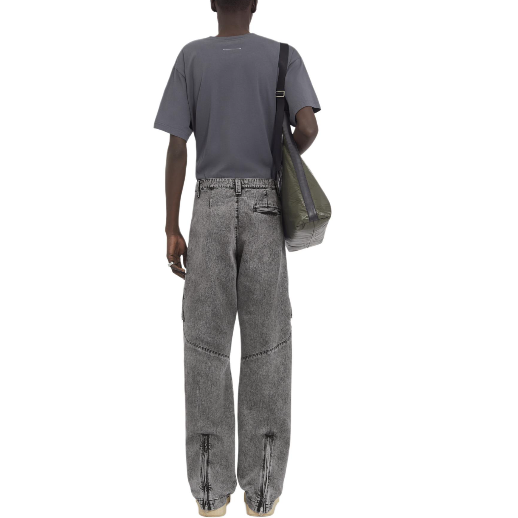 Shop MM6 메종 마르지엘라 FW24 화이트 스티치 스트레이트 루즈 블랙 진 남성용. SH0KA0031M35149-900