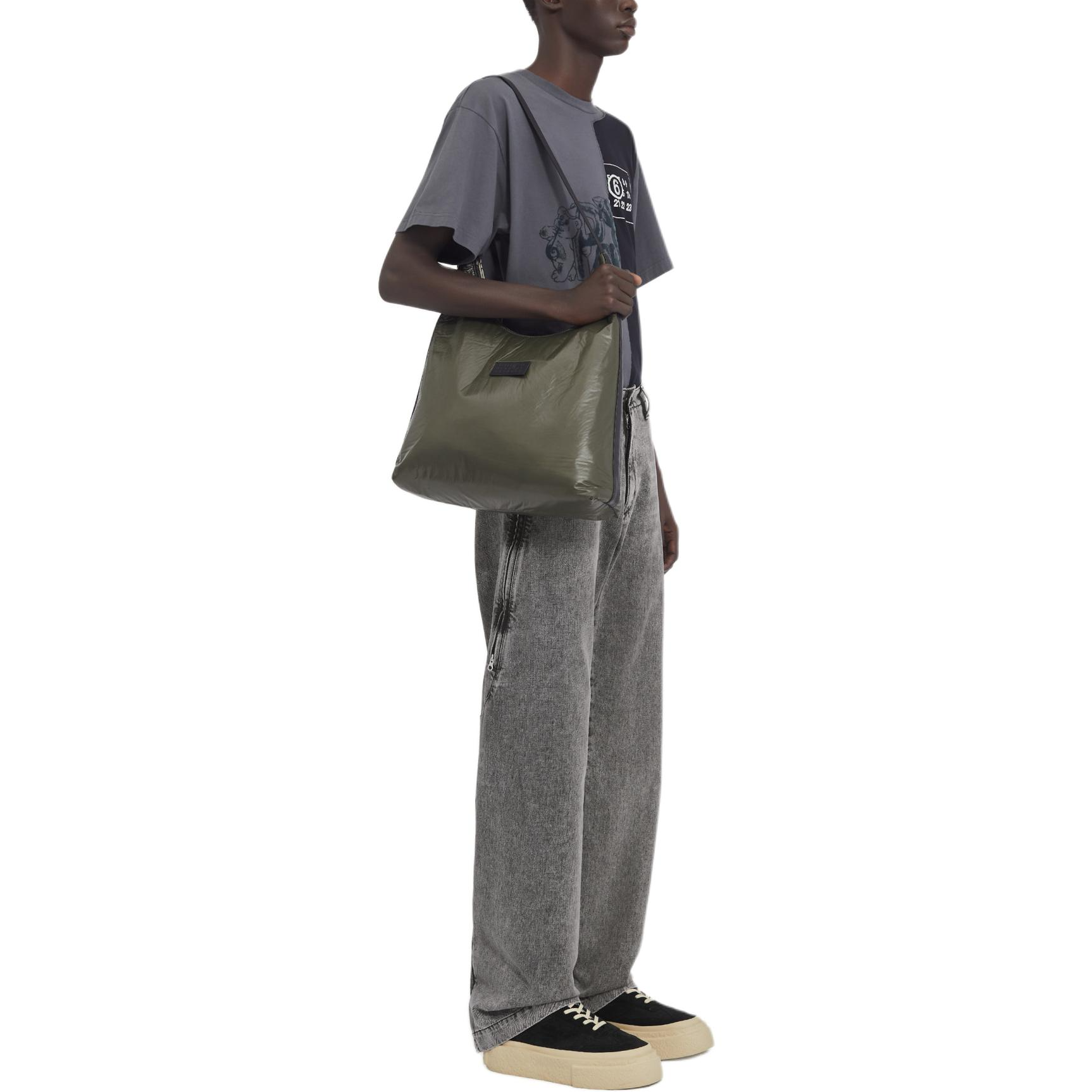 Purchase MM6 메종 마르지엘라 FW24 화이트 스티치 스트레이트 루즈 블랙 진 남성용. SH0KA0031M35149-900