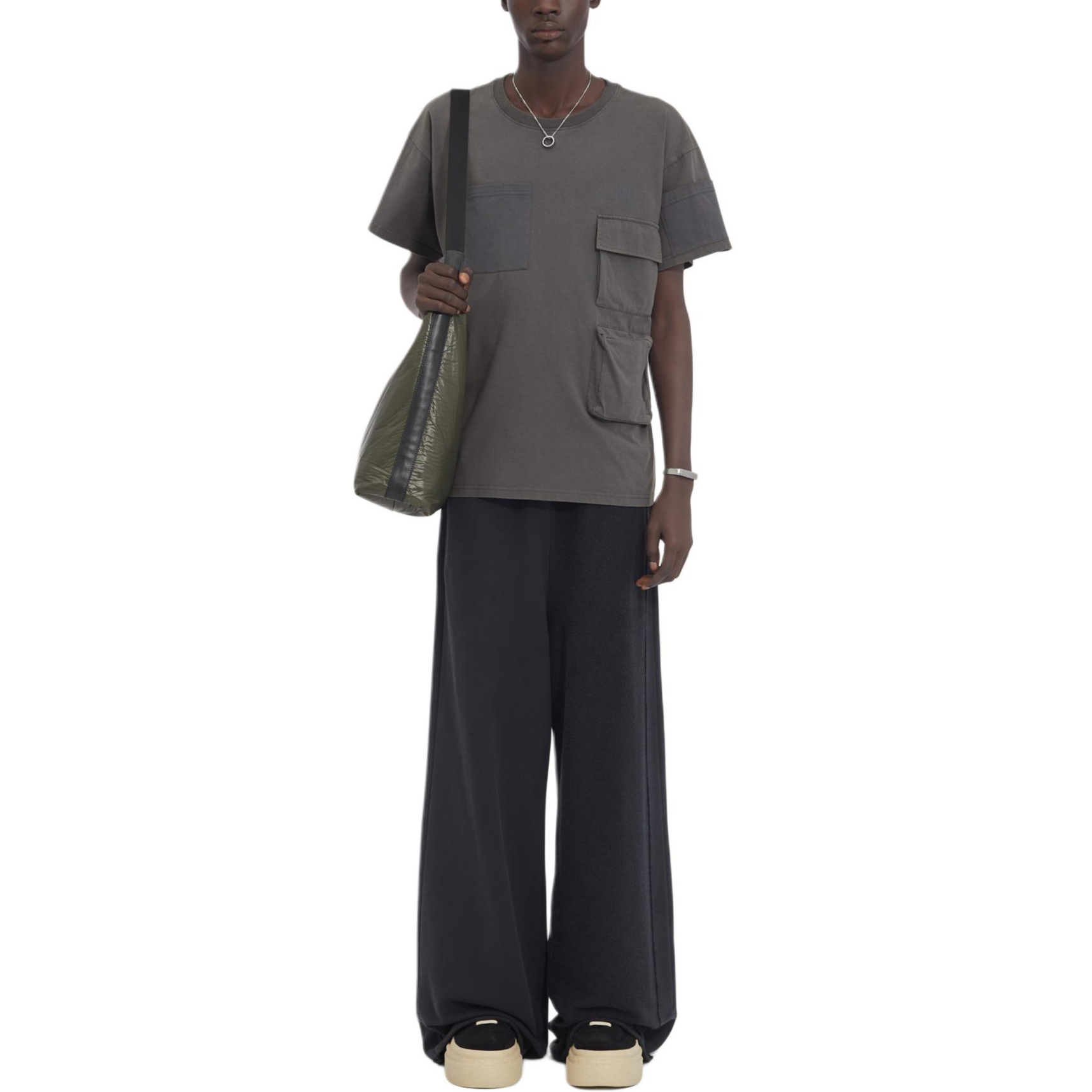 Lookbook MM6 メゾン マルジェラ グレー クルーネック ポケット付き Tシャツ カジュアル SH0GC0022S24311860