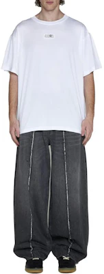 MM6 メゾン マルジェラ オーバーサイズ レタープリント Tシャツ ユニセックス ホワイト. SH0GC0017S24312100 Lookbook MM6 メゾン マルジェラ オーバーサイズ レタープリント Tシャツ ユニセックス ホワイト. SH0GC0017S24312100