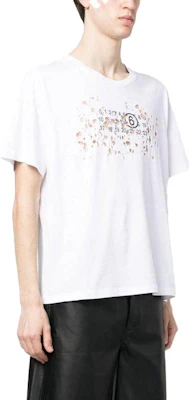 MM6 메종 마르지엘라 SS23 로고 프린트 반팔 티셔츠 화이트 남성용 S62GD0156S23588-100 Purchase MM6 메종 마르지엘라 SS23 로고 프린트 반팔 티셔츠 화이트 남성용 S62GD0156S23588-100