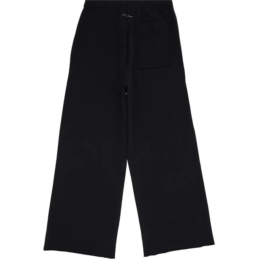 Lookbook MM6 Maison Margiela SS25 黑色直筒寬鬆休閒長褲 SH0KA0013M25012-899