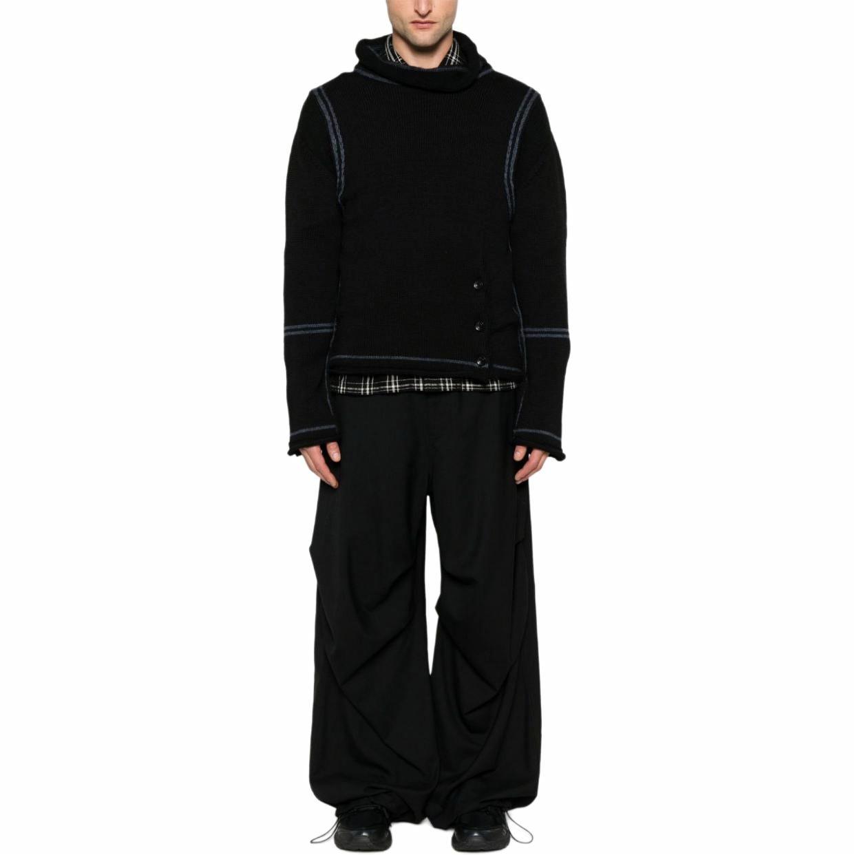 Lookbook MM6 Maison Margiela SS25 黑色寬褲附側口袋休閒風格。 SH0KA0037M35080900