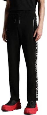 Pantalones Negros Casuales Moncler con Cordón Ajustable. I20918H00011V8183999 Lookbook Pantalones Negros Casuales Moncler con Cordón Ajustable. I20918H00011V8183999