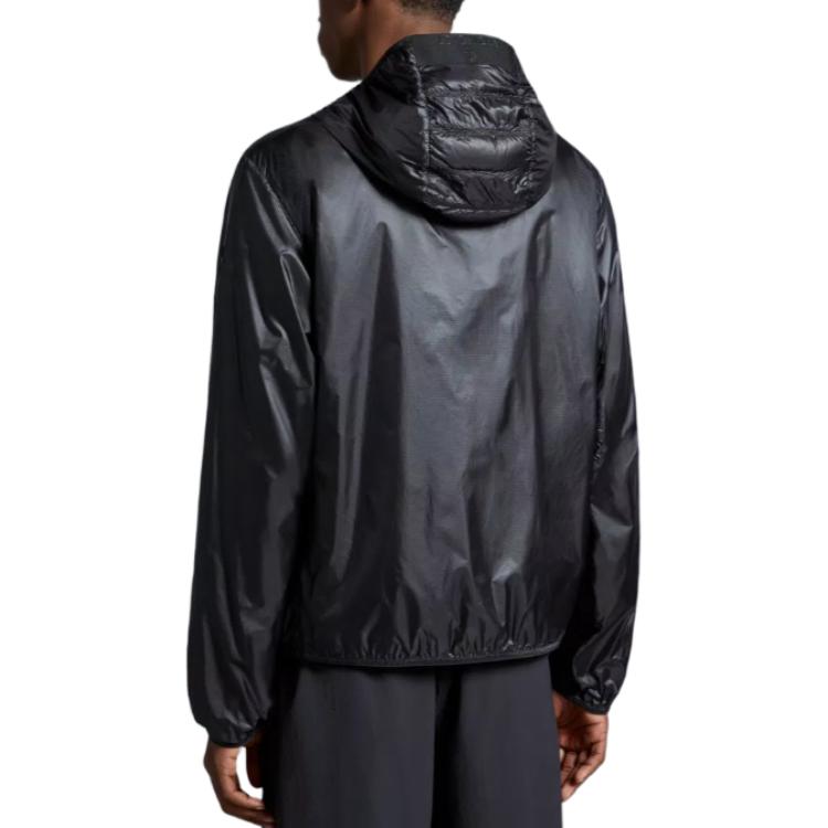 Moncler  Black Hooded Logo Puffer Jacket J10911A00108595B1999 圖 4