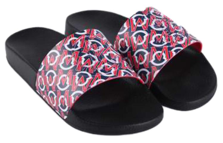 Lookbook Moncler 'Selipar Kulit Hitam Selesa' 4C7004002SUQ455