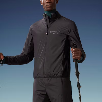 モンクレール ブラック レタープリント カジュアルジャケット I20971A00004596H5999 Lookbook モンクレール ブラック レタープリント カジュアルジャケット I20971A00004596H5999