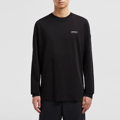 Moncler Baju Lengan Panjang Hitam Crewneck dengan Logo Patch Cetakan J20918D0000589A17999 Lookbook Moncler Baju Lengan Panjang Hitam Crewneck dengan Logo Patch Cetakan J20918D0000589A17999