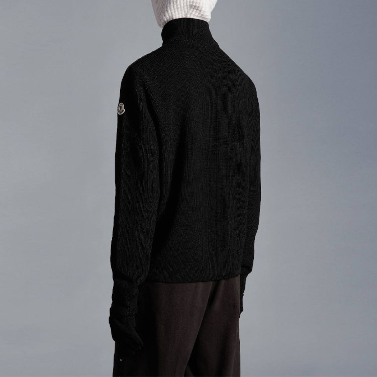 Moncler  Black Shiny Logo Puffer Jacket with Stand Collar. H20919B00008M1131999 圖 4