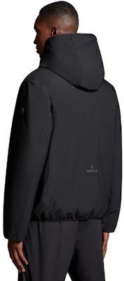 Moncler 黑色素面直筒連帽夾克 I20911A00037539DK999 Purchase Moncler 黑色素面直筒連帽夾克 I20911A00037539DK999