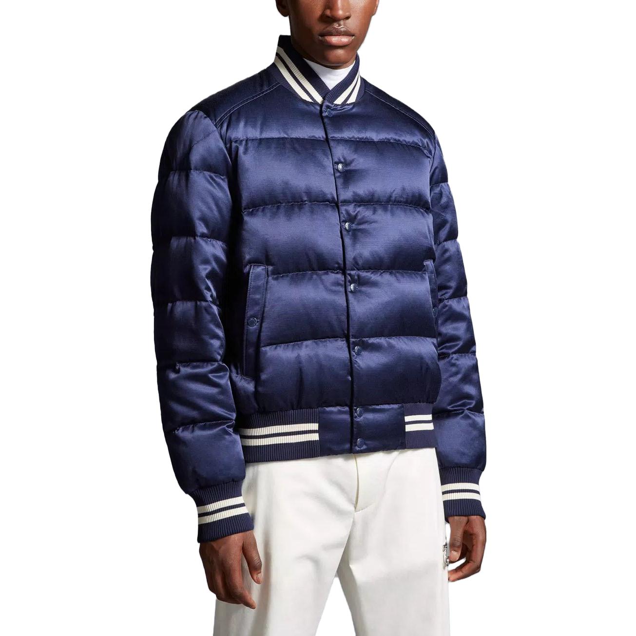 Shop Chaqueta Azul Moncler con Estampado de Letras y Botones de Presión. I20911A00009596X8795