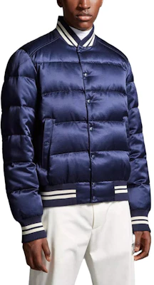 Chaqueta Azul Moncler con Estampado de Letras y Botones de Presión. I20911A00009596X8795 Shop Chaqueta Azul Moncler con Estampado de Letras y Botones de Presión. I20911A00009596X8795