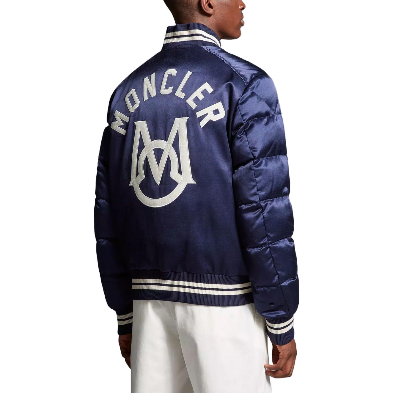 Purchase Chaqueta Azul Moncler con Estampado de Letras y Botones de Presión. I20911A00009596X8795