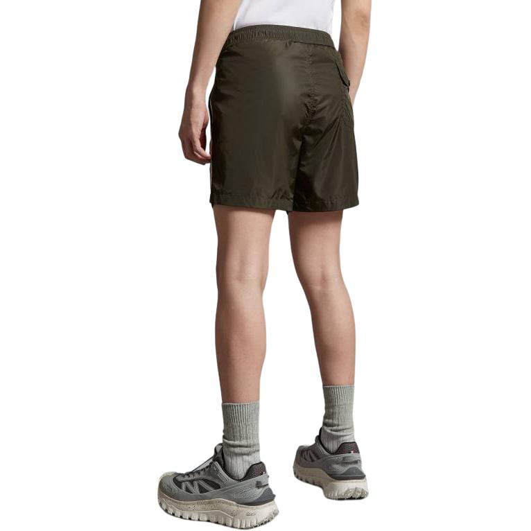 Details for Pantalones Cortos Casual Moncler Marrones con Rayas y Botón con Logo. I10912C0000653326833