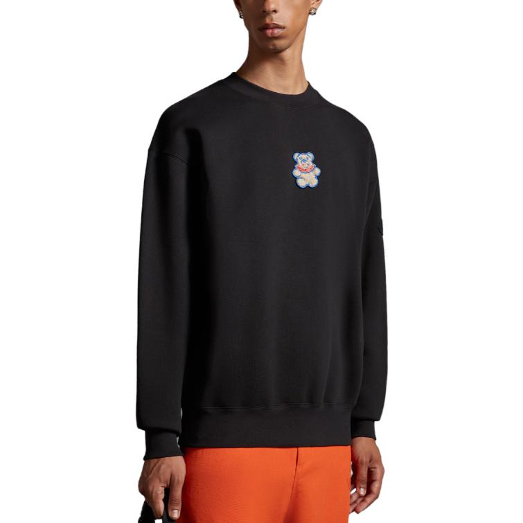 Lookbook Moncler Crewneck Sweatshirt Hitam Lengan Panjang Kasual dengan Sulaman. I20918G00045809KX999