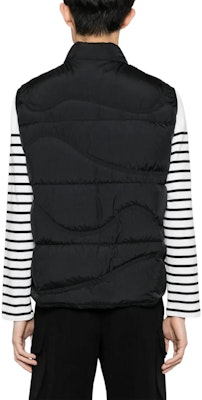 盟可睐 logo贴标无袖拉链马甲 黑色 J10911A001195396L999 Shop 盟可睐 logo贴标无袖拉链马甲 黑色 J10911A001195396L999