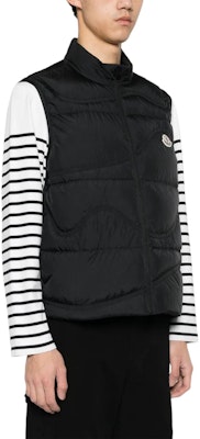 盟可睐 logo贴标无袖拉链马甲 黑色 J10911A001195396L999 Purchase 盟可睐 logo贴标无袖拉链马甲 黑色 J10911A001195396L999