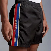Purchase Moncler Logo Bañador Recto para Hombre. l10912C0001153326997