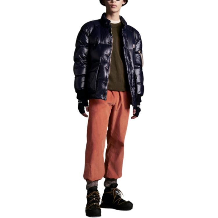 Moncler  Navy Blue Down Jacket with Logo and Stand Collar. G20911A00122595HM778 圖 3