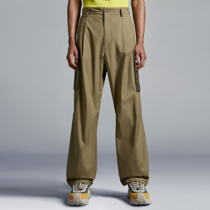 Purchase 몽클레르 올리브 그린 스트레이트 카고 팬츠 컬러블록 포켓. J10912A00030549P581M