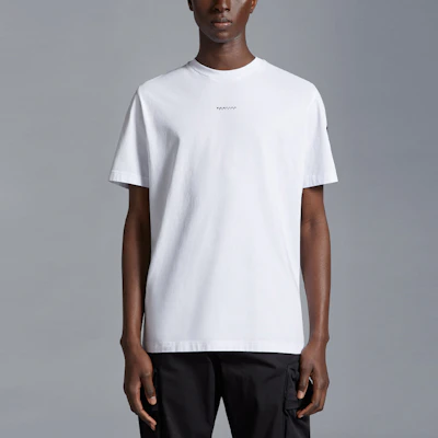 Moncler Camiseta Blanca Óptica de Manga Corta con Gráfico del Logo J10918C0003289A17001 Lookbook Moncler Camiseta Blanca Óptica de Manga Corta con Gráfico del Logo J10918C0003289A17001