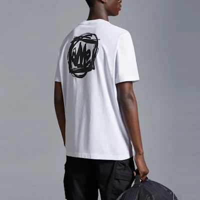 Moncler Camiseta Blanca Óptica de Manga Corta con Gráfico del Logo J10918C0003289A17001 Shop Moncler Camiseta Blanca Óptica de Manga Corta con Gráfico del Logo J10918C0003289A17001