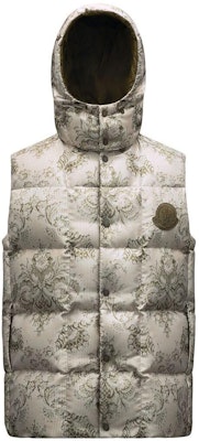 Moncler Printed Casual Hooded Button Vest Off-White. H10921A00036M159821I Buy Moncler Printed Casual Hooded Button Vest Off-White. H10921A00036M159821I