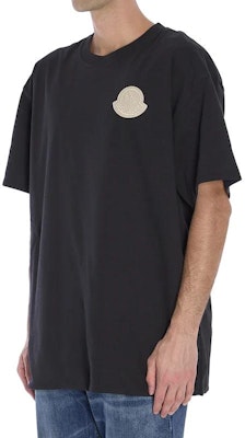 蒙口可翻转徽标贴圆领T恤 黑色. 8C0003383927F97 Shop 蒙口可翻转徽标贴圆领T恤 黑色. 8C0003383927F97
