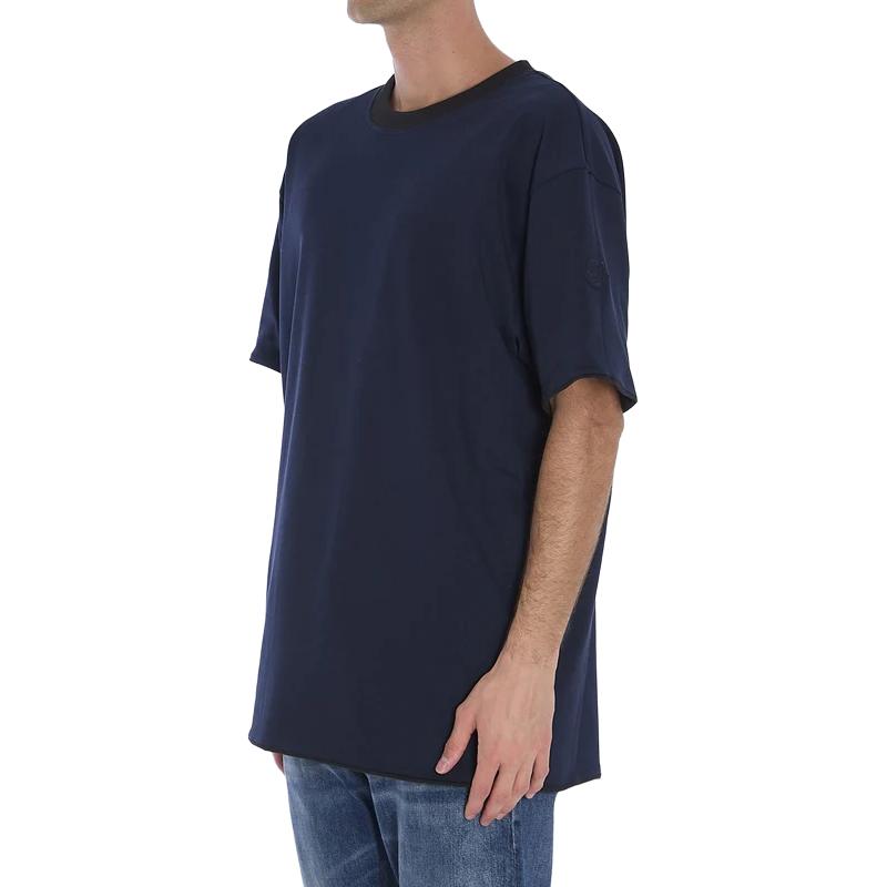 Purchase Moncler Baju-T Leher Bulat Hitam Reversible Logo Patch. 8C0003383927F97