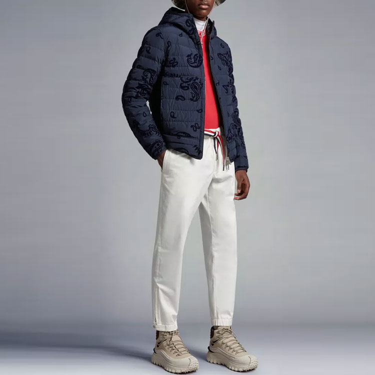 Moncler  Reversible Quilted Down Jacket with All-Over Print and Hood. I10911A00093596MJF77 圖 3