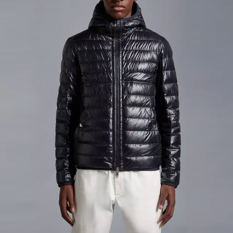 Moncler  Reversible Quilted Down Jacket with All-Over Print and Hood. I10911A00093596MJF77 圖 4