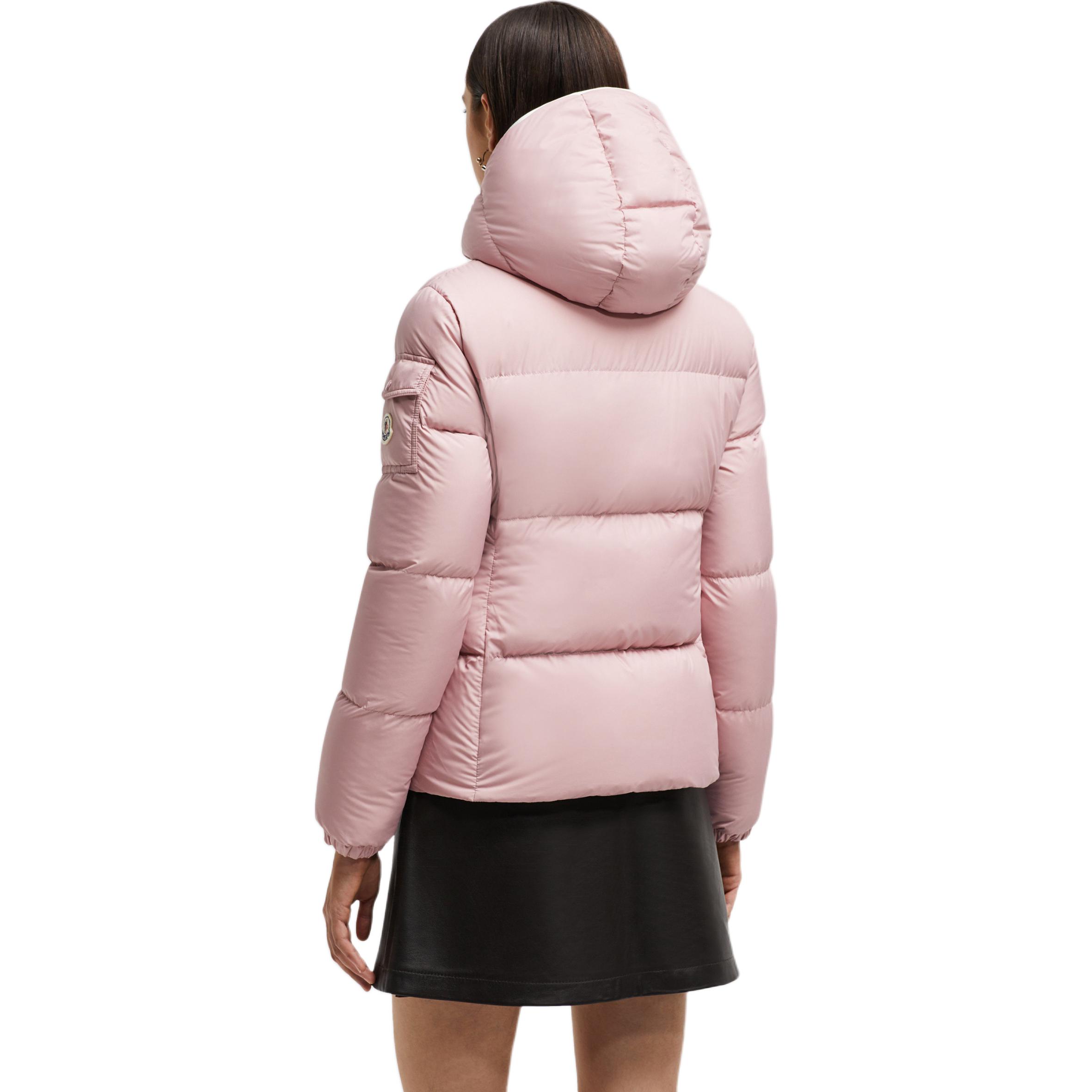 Moncler  Short Puffer Jacket with Zipper Closure in Light Pink. J20931A0016054A8151A 圖 4
