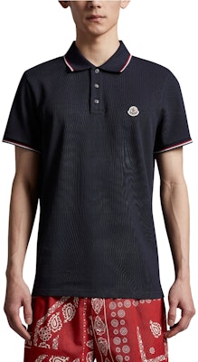 Moncler Polo Slim Fit Azul Marino con Cuello Tricolor SS24. J10918A703008455677X Lookbook Moncler Polo Slim Fit Azul Marino con Cuello Tricolor SS24. J10918A703008455677X