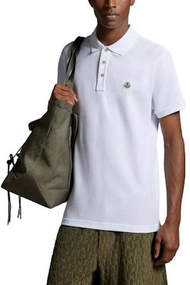 Polo Manga Corta Moncler Blanco con Logo Bordado. J10918A0002484556001 Lookbook Polo Manga Corta Moncler Blanco con Logo Bordado. J10918A0002484556001