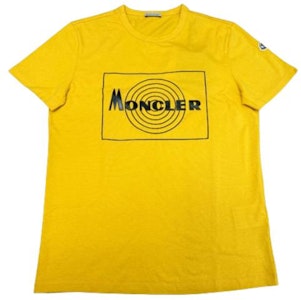 Camiseta Moncler Amarilla Gráfica con Cuello Redondo y Manga Corta. 209180485508390T340 Buy Camiseta Moncler Amarilla Gráfica con Cuello Redondo y Manga Corta. 209180485508390T340