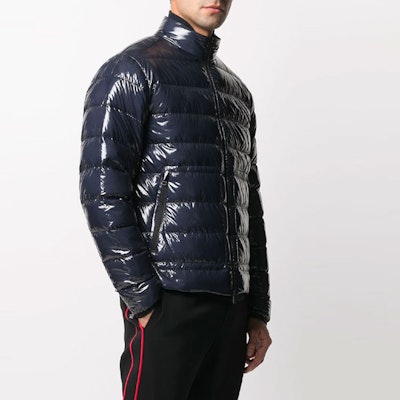 Moncler Agar Logo Jaket Puffer Berkilat Navy - Rekaan Uniseks yang Praktikal. G10911A52O0053A5T Purchase Moncler Agar Logo Jaket Puffer Berkilat Navy - Rekaan Uniseks yang Praktikal. G10911A52O0053A5T