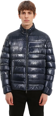 Moncler Agar Logo Jaket Puffer Berkilat Navy - Rekaan Uniseks yang Praktikal. G10911A52O0053A5T Details for Moncler Agar Logo Jaket Puffer Berkilat Navy - Rekaan Uniseks yang Praktikal. G10911A52O0053A5T