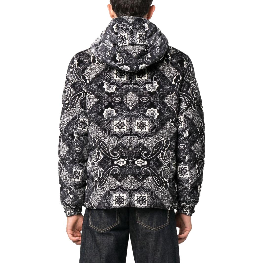 Shop Moncler Jaket Zip Bertudung Logo Hitam I20911A00022596X4