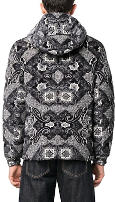 Moncler Jaket Zip Bertudung Logo Hitam I20911A00022596X4 Shop Moncler Jaket Zip Bertudung Logo Hitam I20911A00022596X4