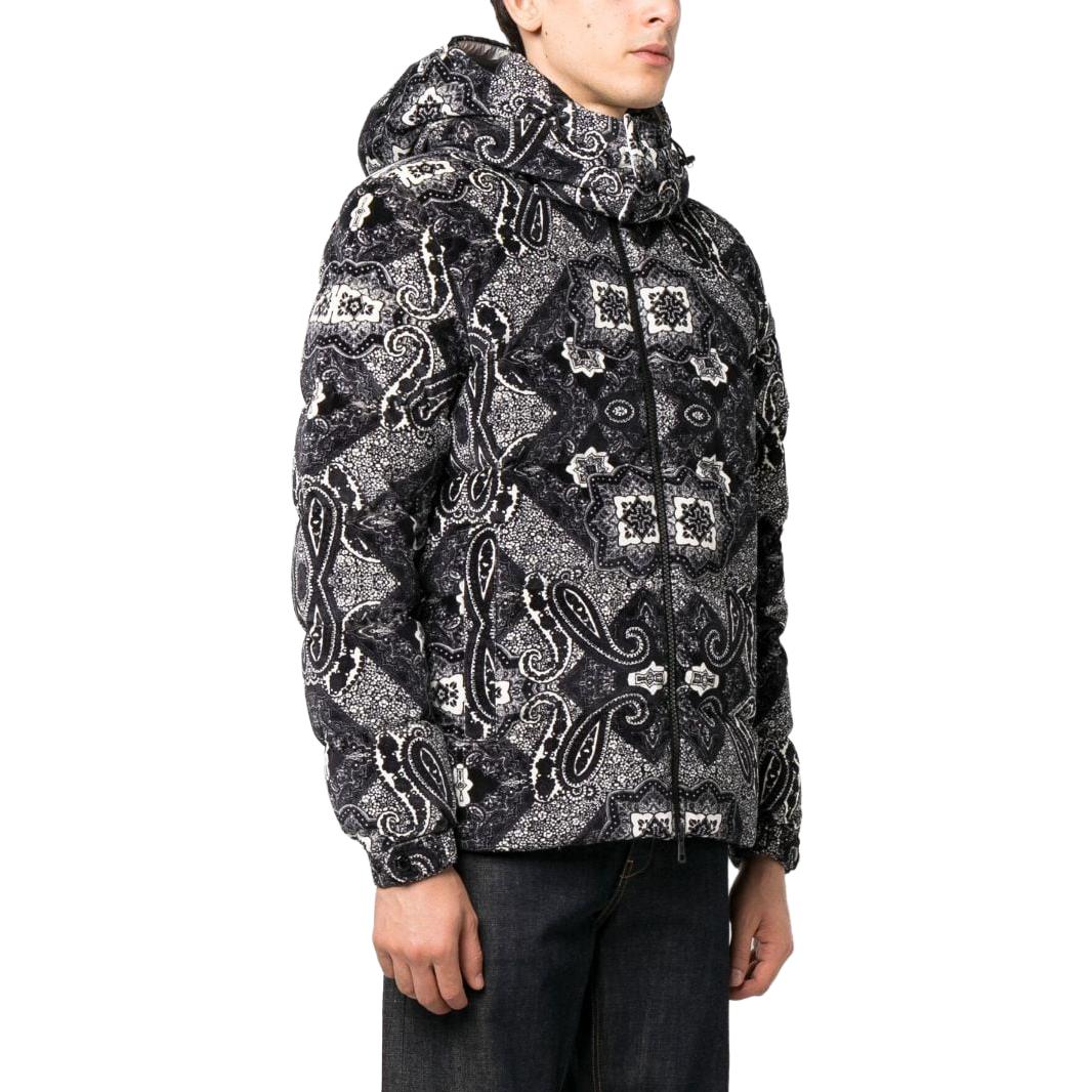 Purchase Moncler Jaket Zip Bertudung Logo Hitam I20911A00022596X4