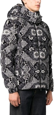 Moncler Jaket Zip Bertudung Logo Hitam I20911A00022596X4 Purchase Moncler Jaket Zip Bertudung Logo Hitam I20911A00022596X4