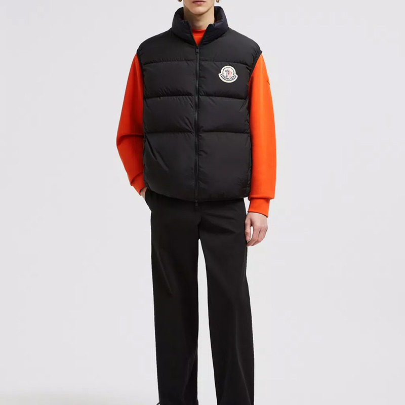 Moncler Almaz Series FW24 Black Sleeveless Down Vest Unisex with Felt Logo Patch J20911A000755396LP97 圖 3