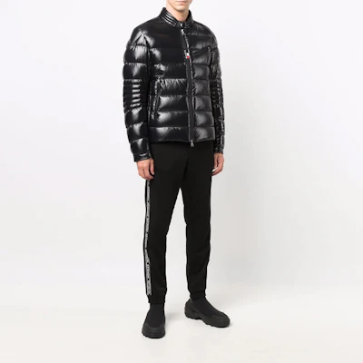 Moncler Baunard 拉鍊羽絨冬季外套 黑色 G20911A0000468950999 Purchase Moncler Baunard 拉鍊羽絨冬季外套 黑色 G20911A0000468950999